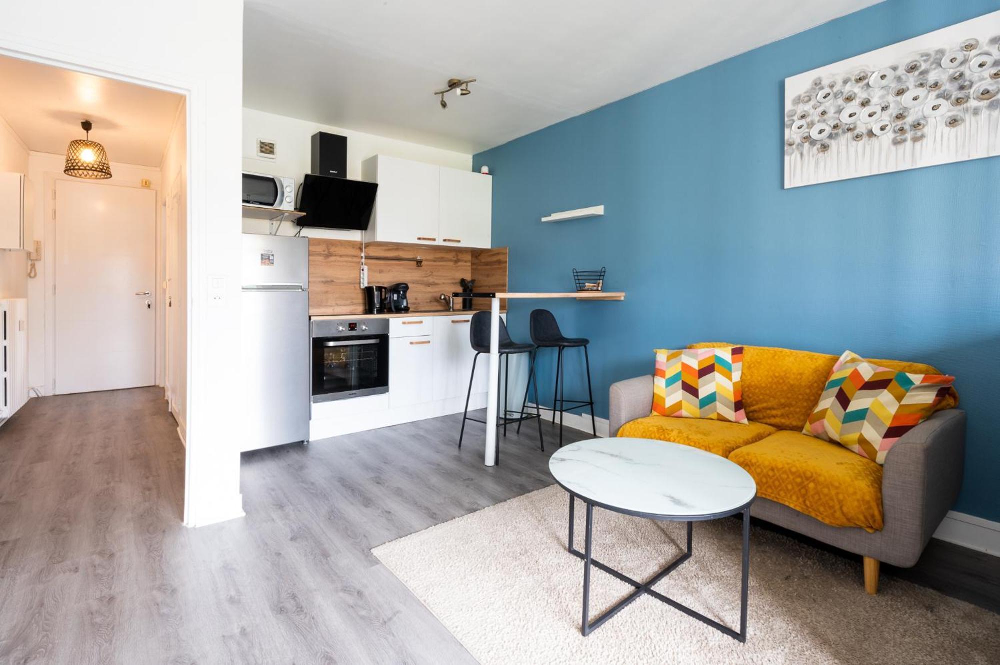 Le Du Commandant Apartment Evreux